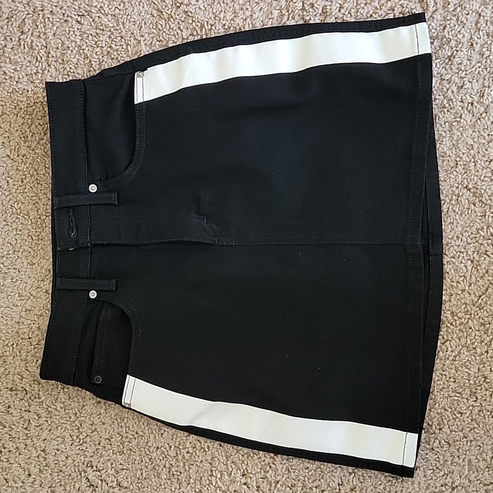 Calvin Klein Black Denim Skirt Size 29 (S)